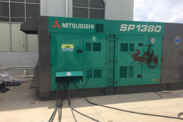 塔河为什么有些柴油发电机组的输出电压可以调节？