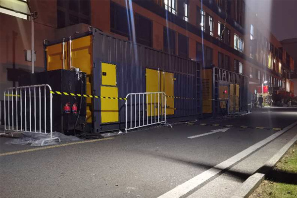 塔河柴油发电机组的输出电压是如何调节的？