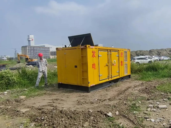 塔河200KW柴油发电机机组每小时的油耗量受哪些因素影响？