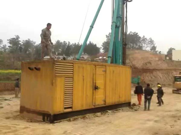 塔河如何判断水冷式机油散热器密封件是否需要更换？